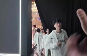 IG分享后台击掌TheShy搞怪视频:我出剪刀你不炸了嘛?